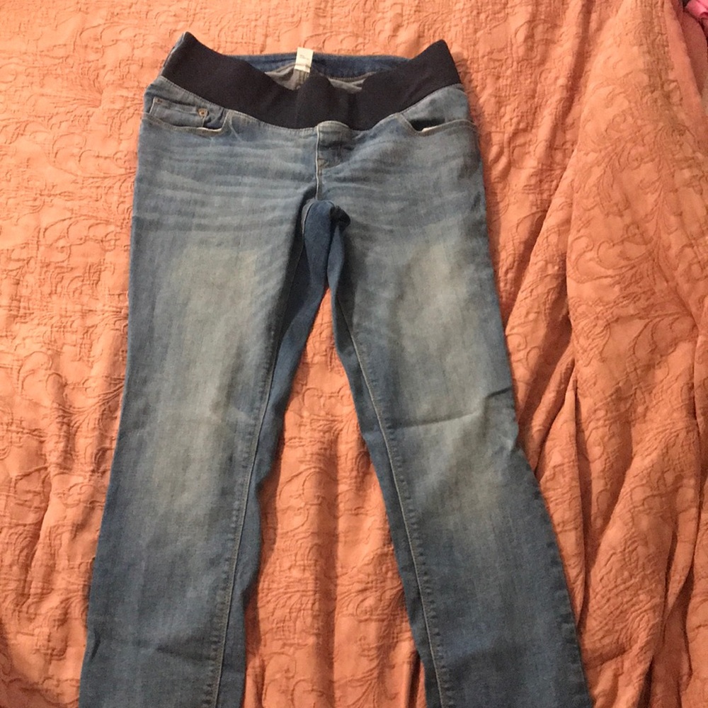 Light wash maternity jeans